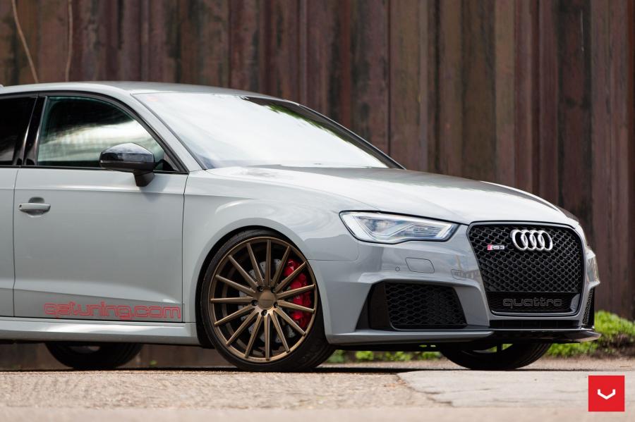 Детали экстерьера Audi RS3 Sportback on Vossen Wheels (VFS2) 2016 года  (фото 40 из 47)